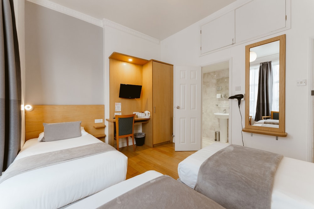 ROOM, TRIPLE