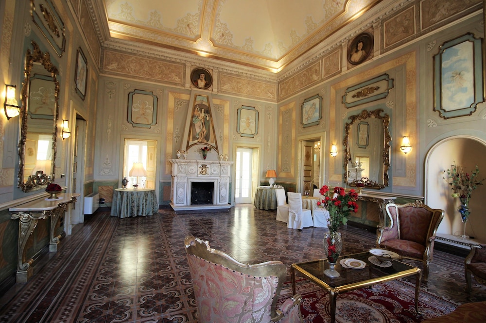 Palazzo De Castro 50/78