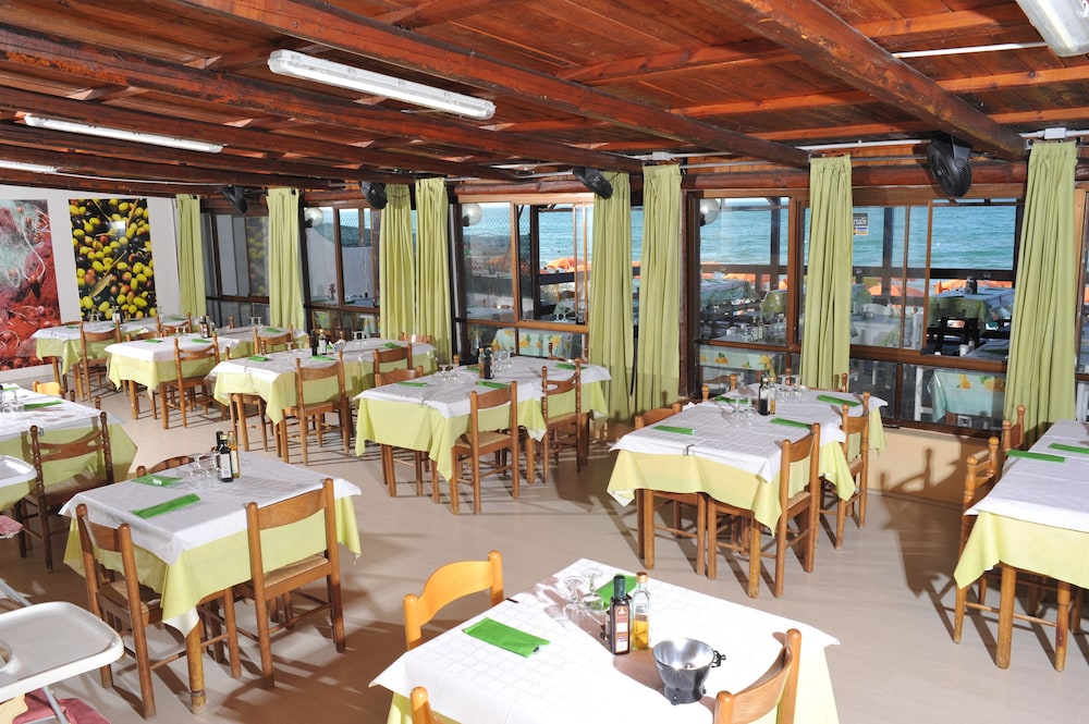 VILLAGGIO LE DIOMEDEE 39/70