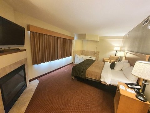 AmericInn by Wyndham Waconia 37/80