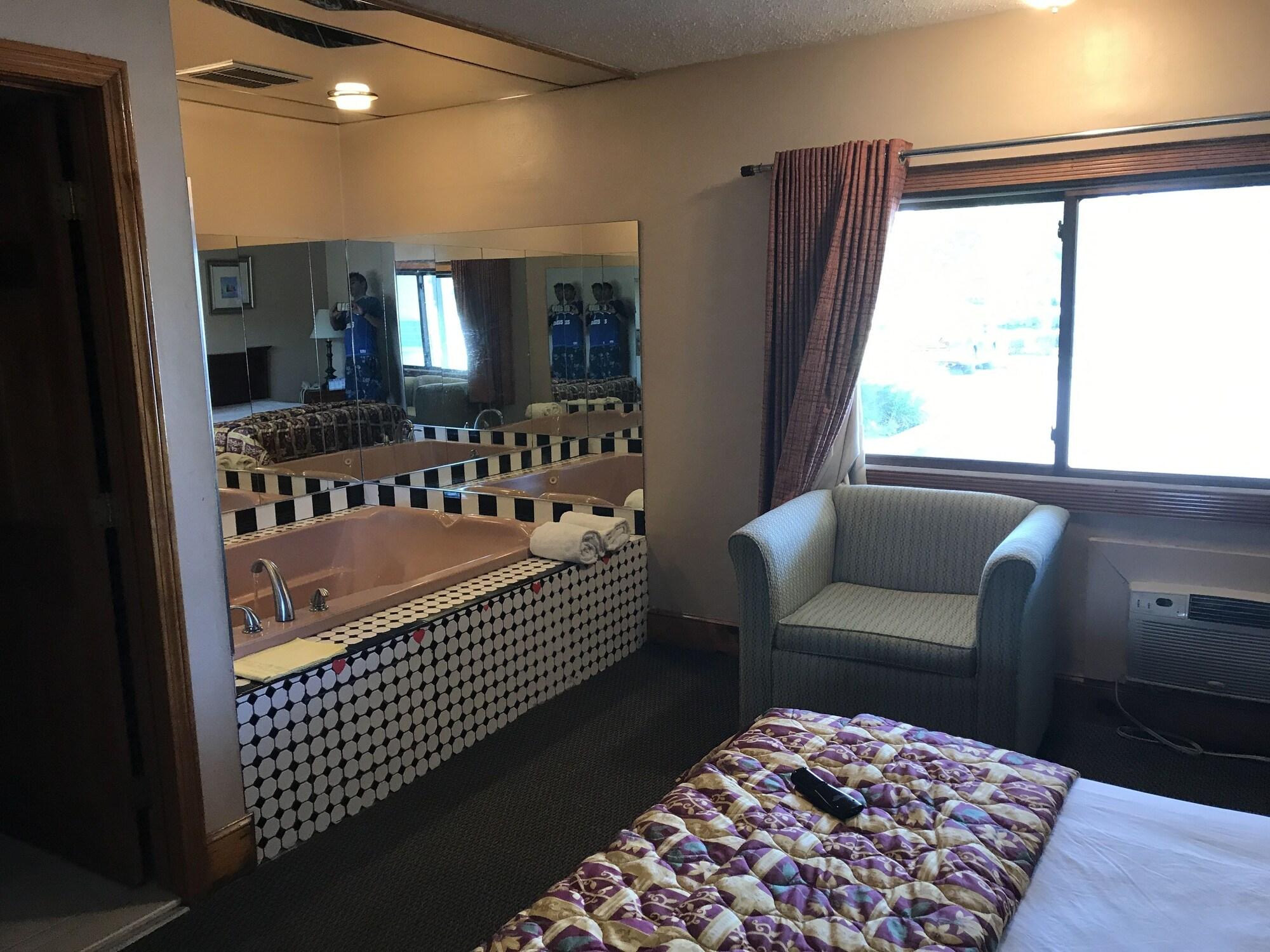 Capri Motel 26/50