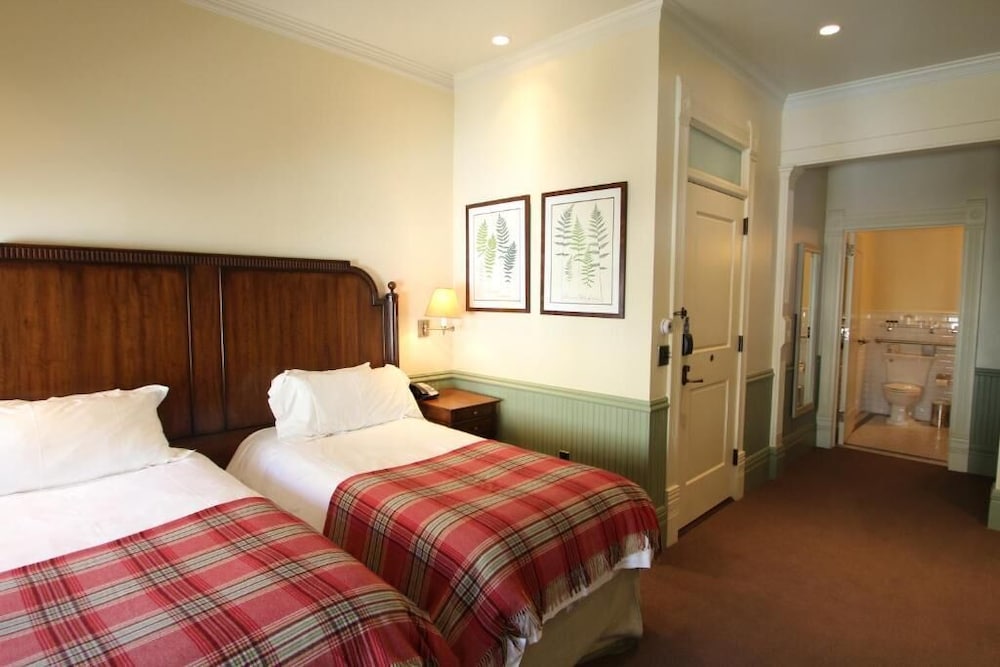 New Sheridan Hotel 5/34