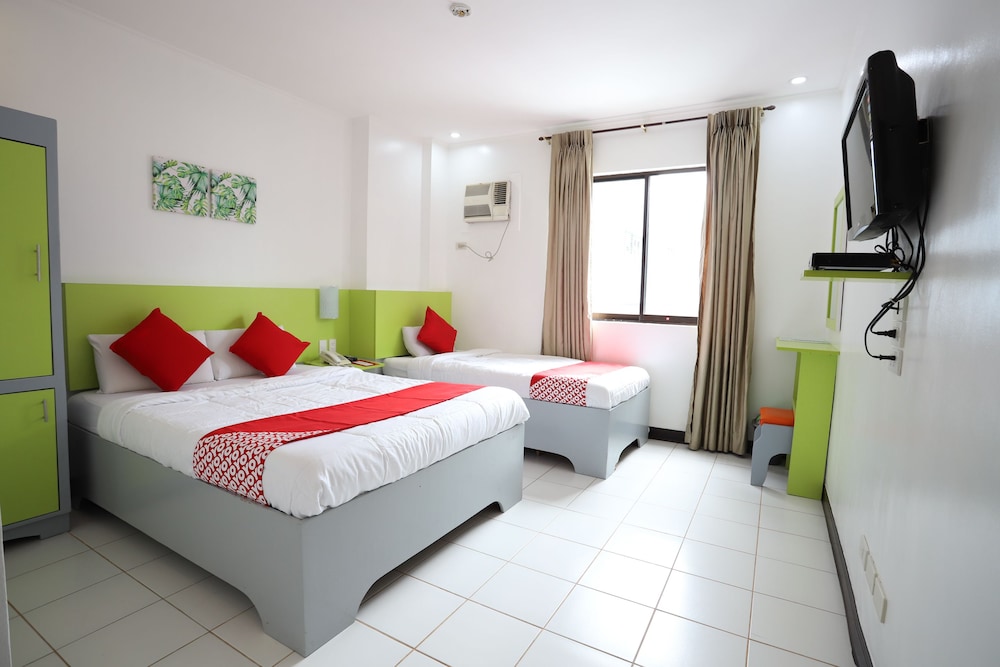 OYO 210 Apple Tree Suites 20/37