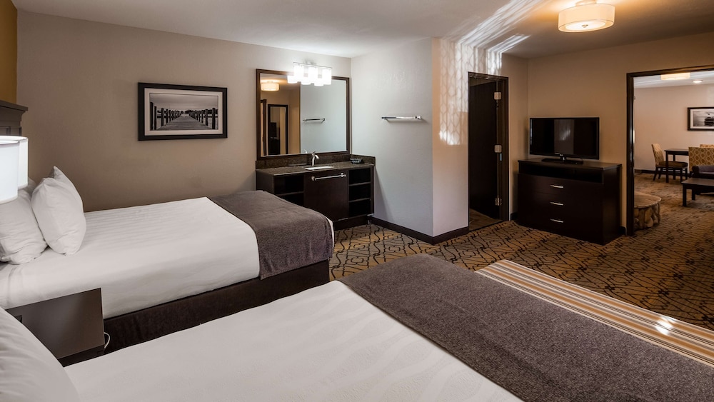 Best Western Of Harbor Springs 14/35
