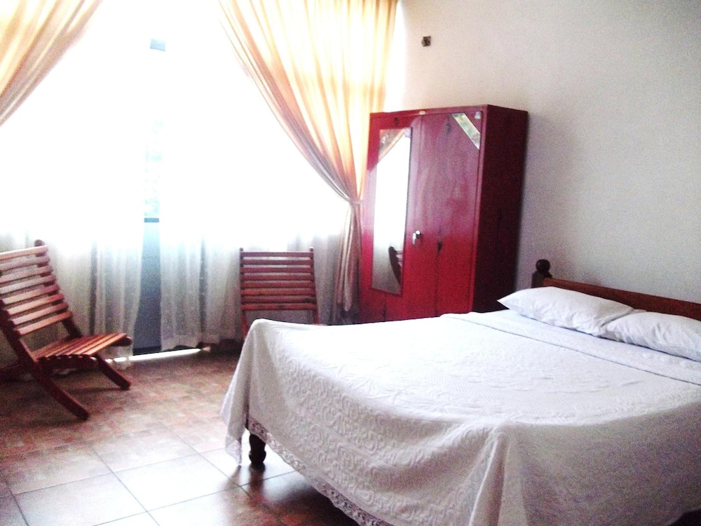 Majestic Tourist Hotel 16/49