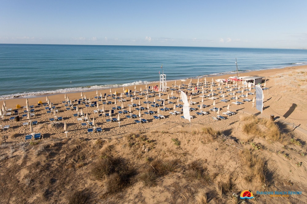 Paradise Beach 37/50