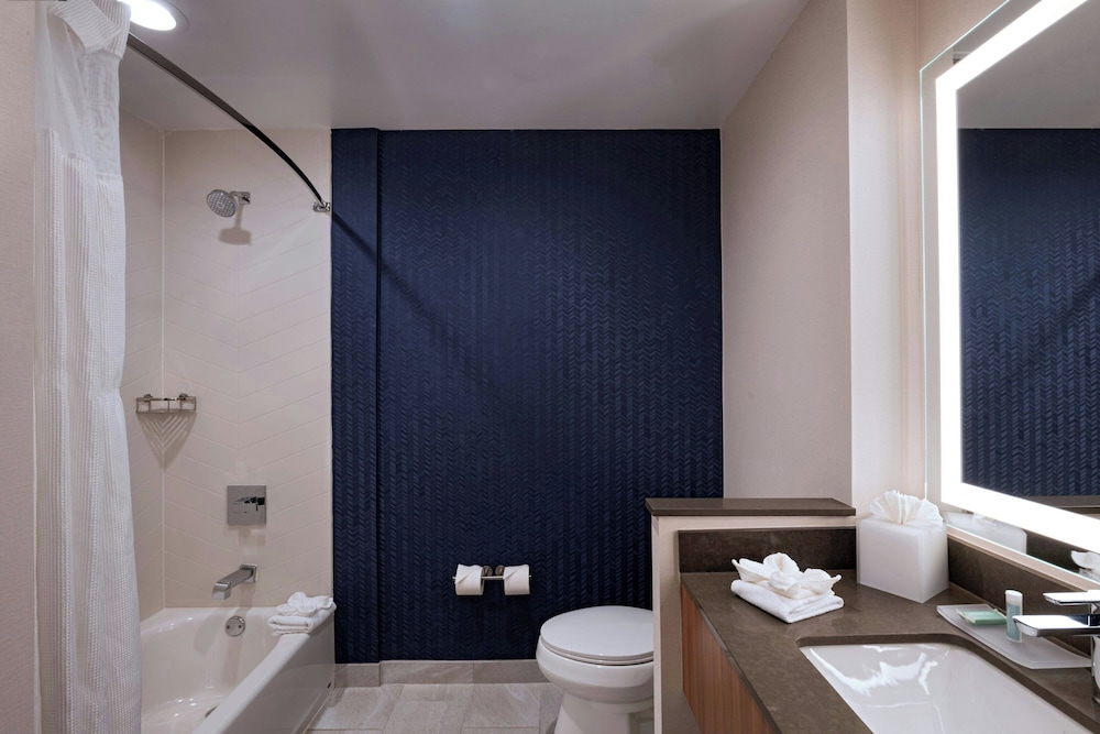 Fairfield by Marriott Inn & Suites Austin Downtown 45/50