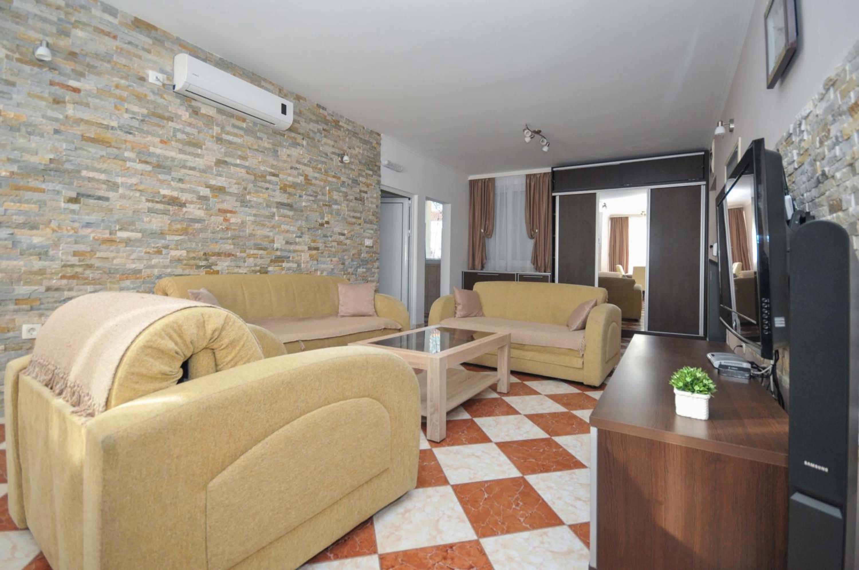 HOTEL D&D APARTMENTS BUDVA 1 13/20