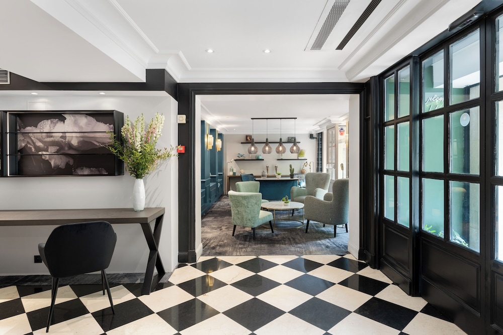 Le Royal Hotel 11/47