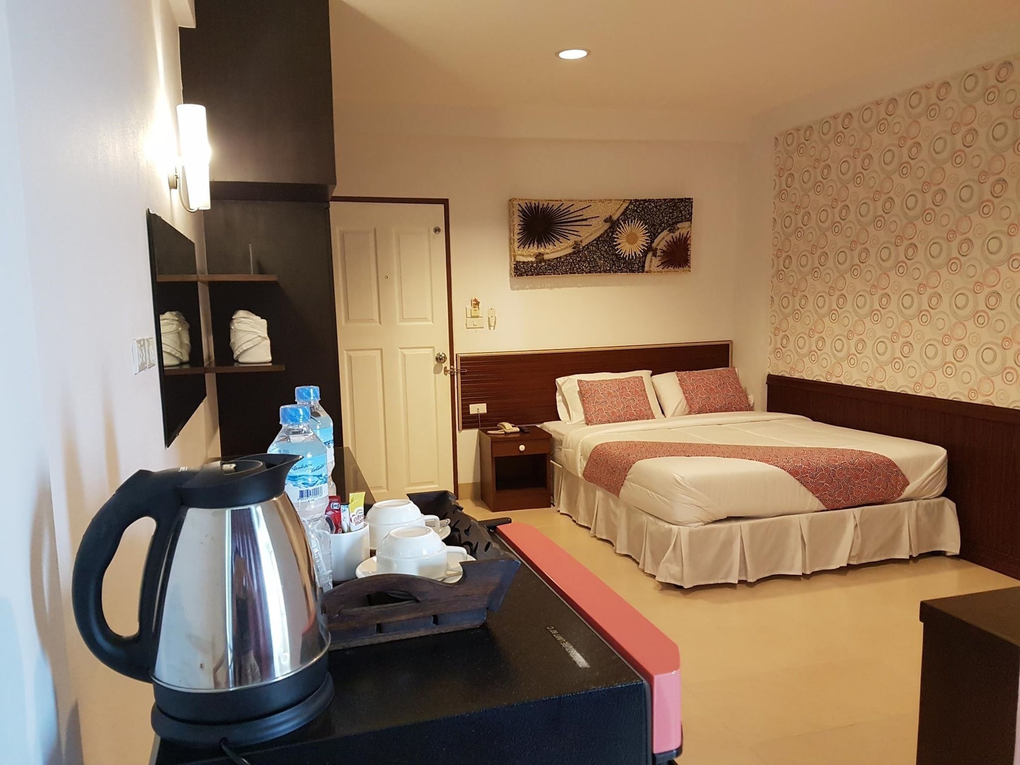 DELUXE, DOUBLE BED