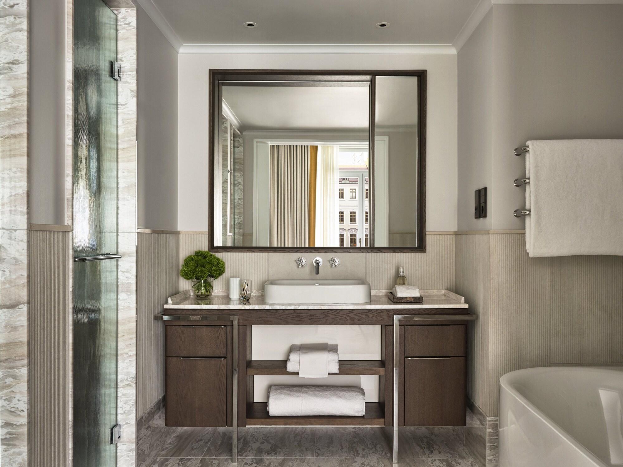 Grand, Premier, Suite, Multiple Beds