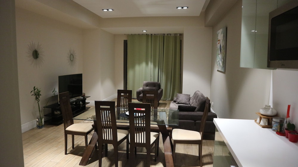 Accra Luxury Apartments Cantonments (Ex A-Lux Apartments) 69/80