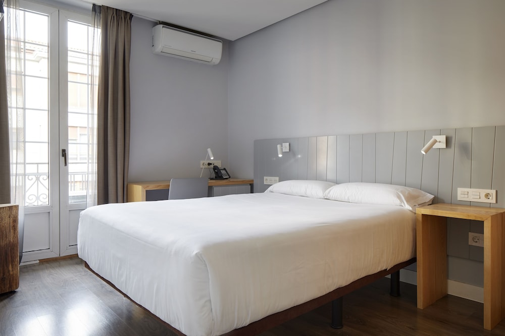 HOTEL AVENIDA(aka Husa Avenida) 12/52