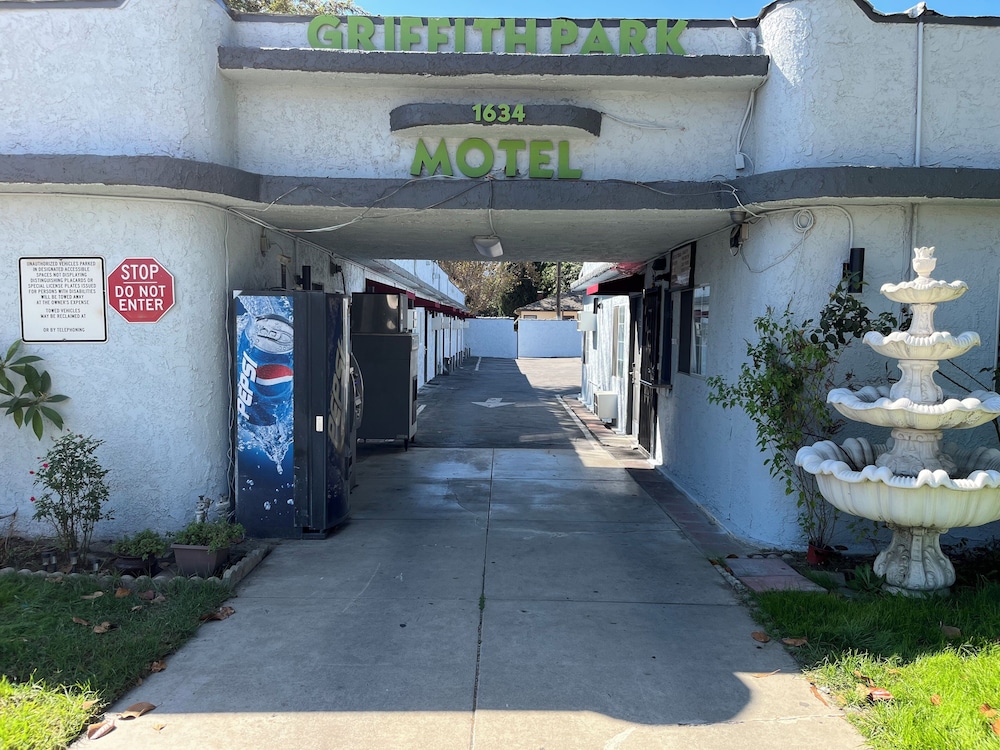Griffith Park Motel - LA Hollywood Area 12/23