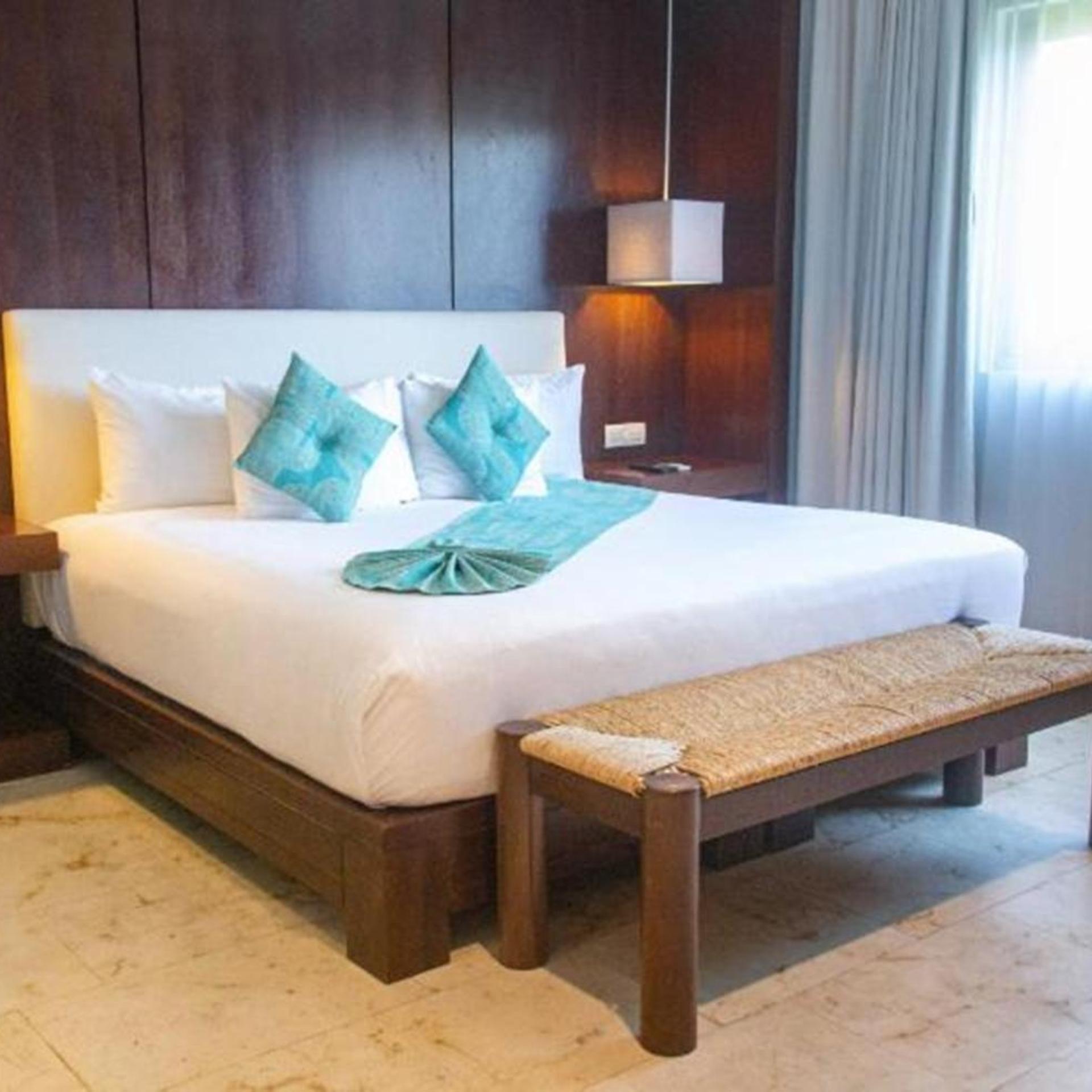 Deluxe, King Bed