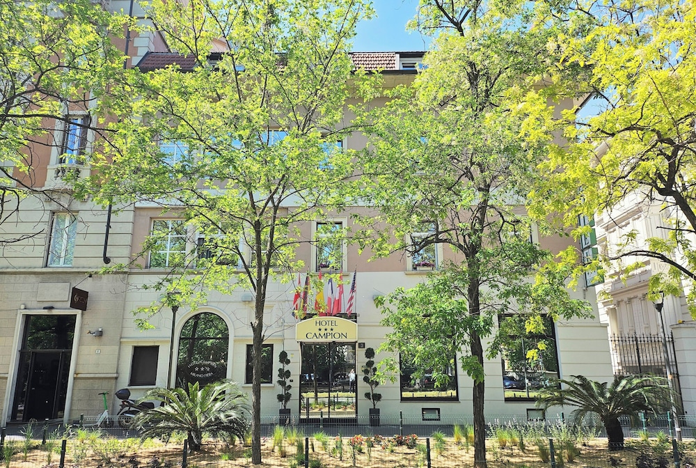Hotel Campion 64/67
