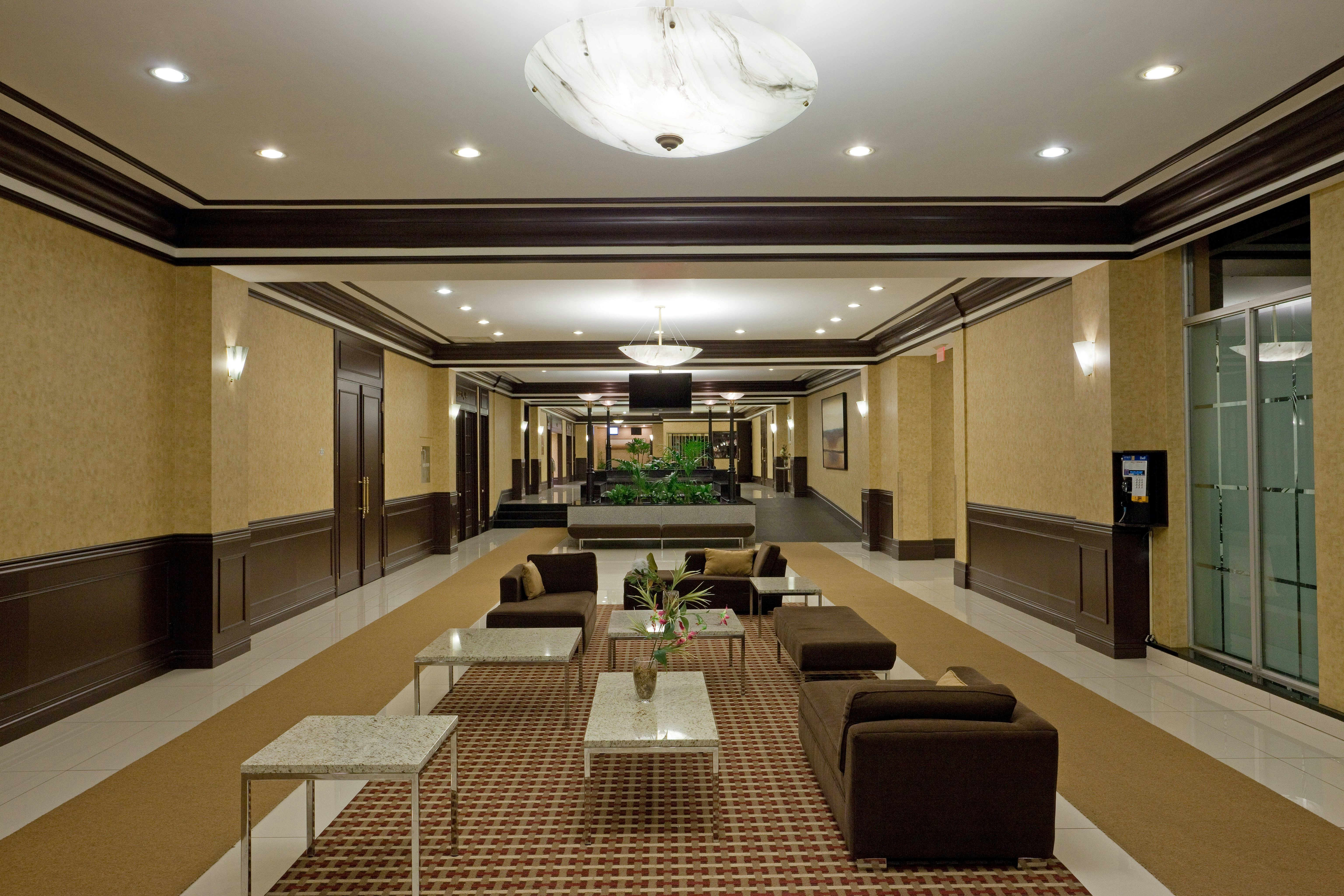 Armon Plaza Montreal Airport 35/62