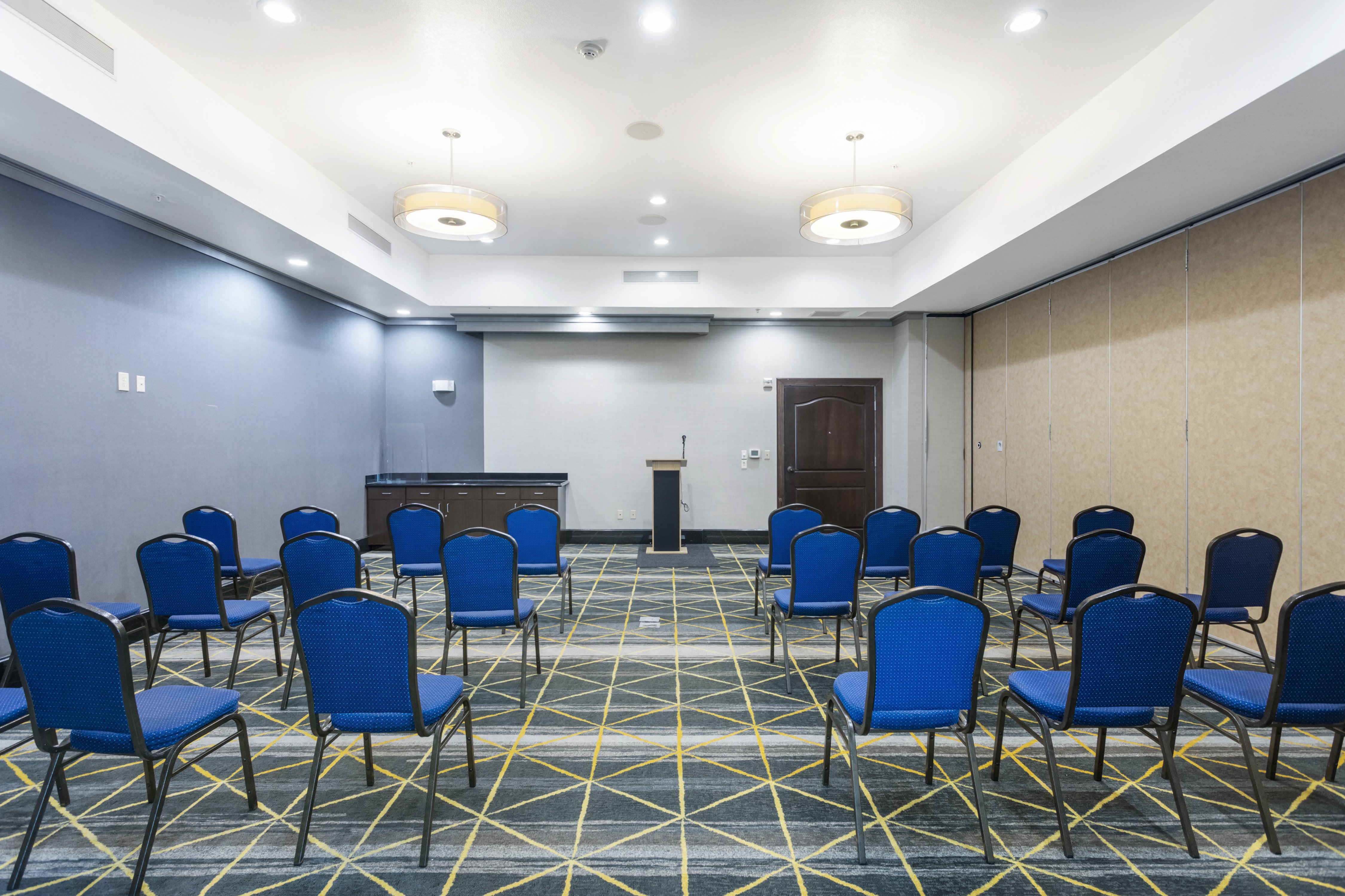 Holiday Inn Hotel And Suites Waco Northwest 52/59