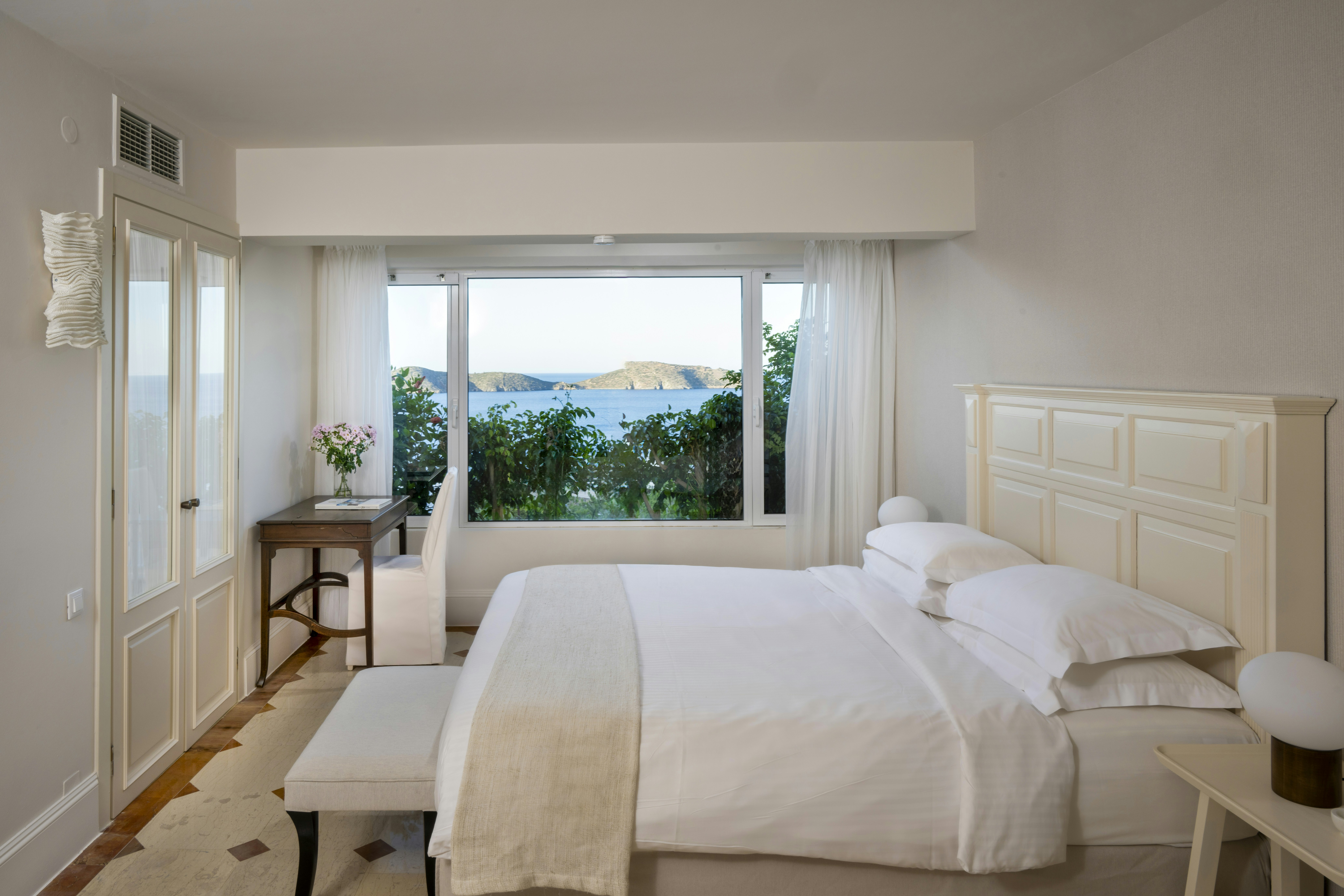 2 BEDROOMS, POOL, SPA, EXECUTIVE, VILLA