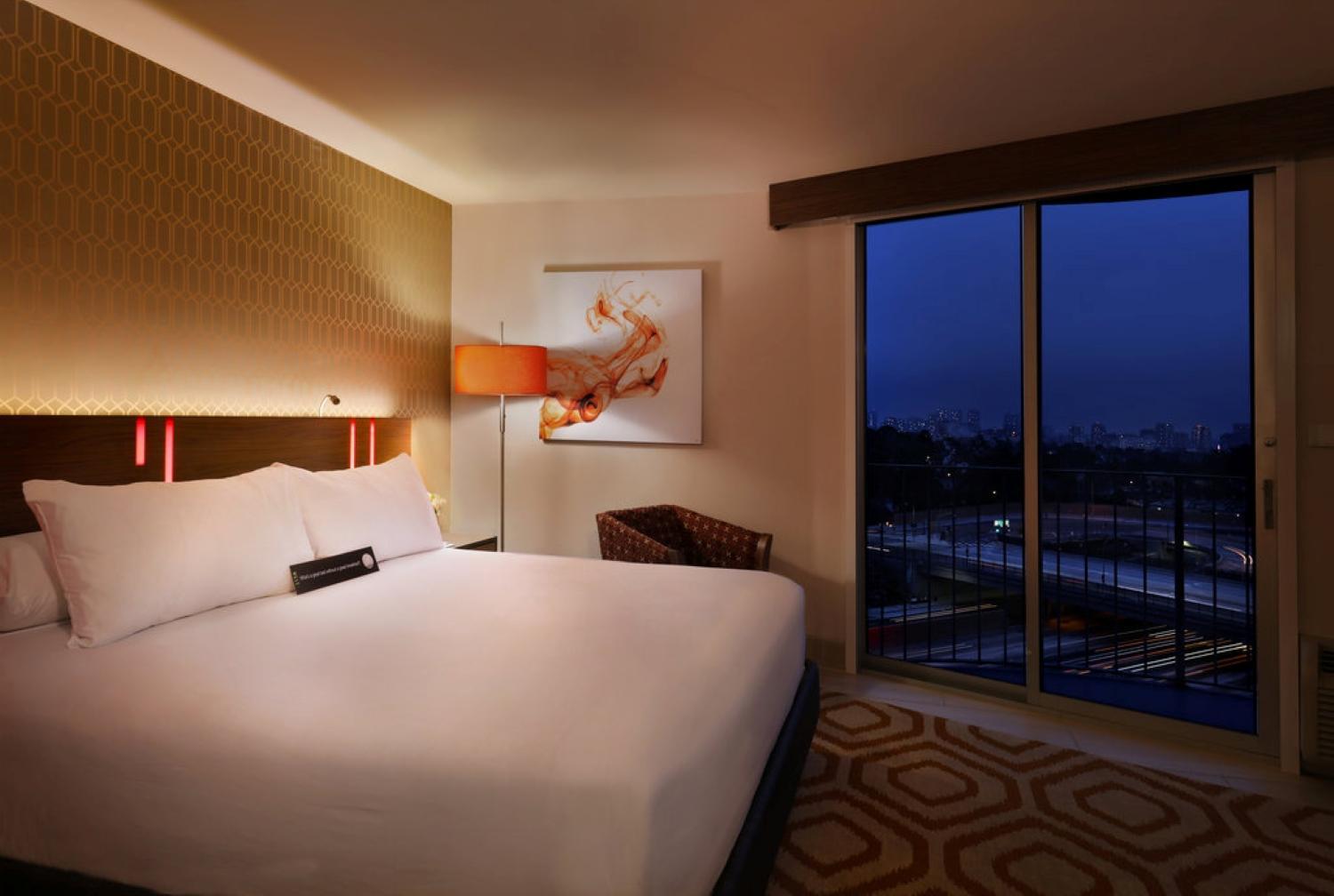 Room, Skyline View، Angeleno Hotel 2/6