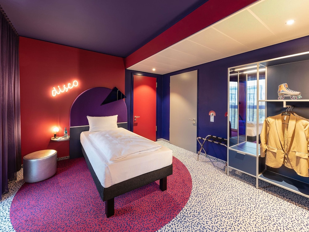 CONNECTING, STANDARD, DOUBLE BED