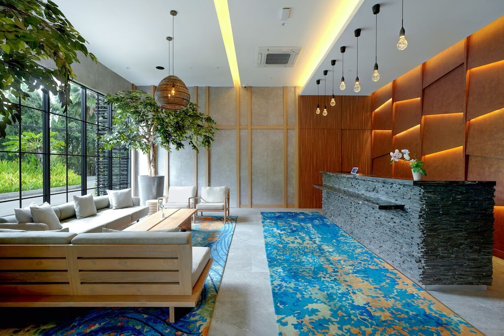 Aston Anyer Beach Hotel 8/50