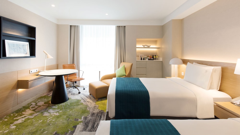 Holiday Inn Bangkok Hotel 26/76