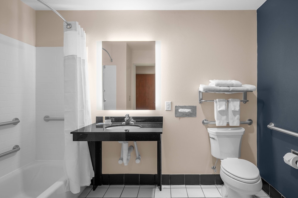 Fairfield Inn And Suites Columbus West 10/40