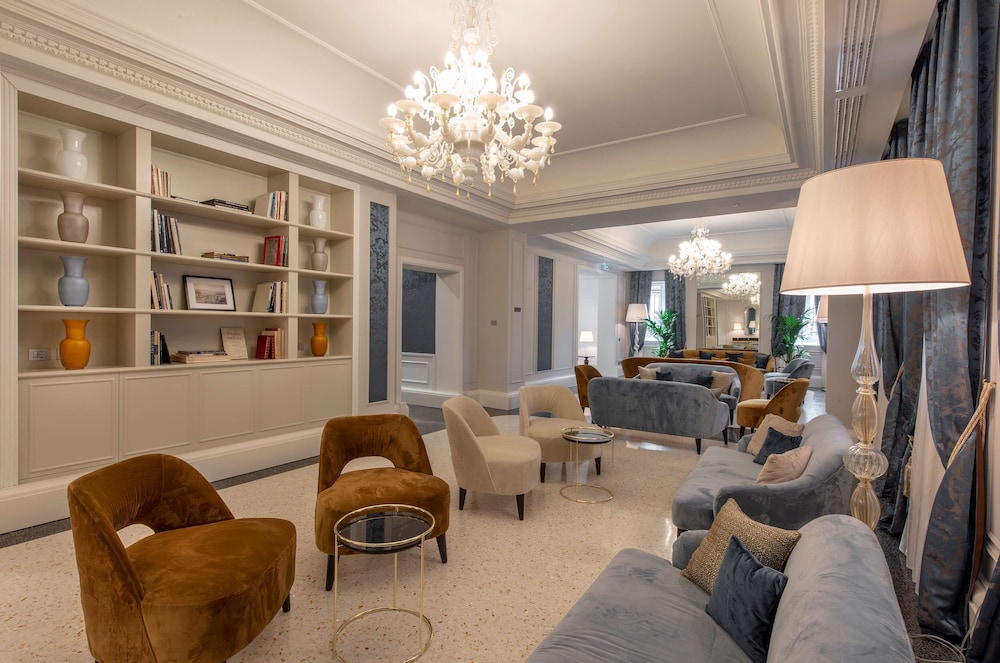 H10 Palazzo Canova 52/75