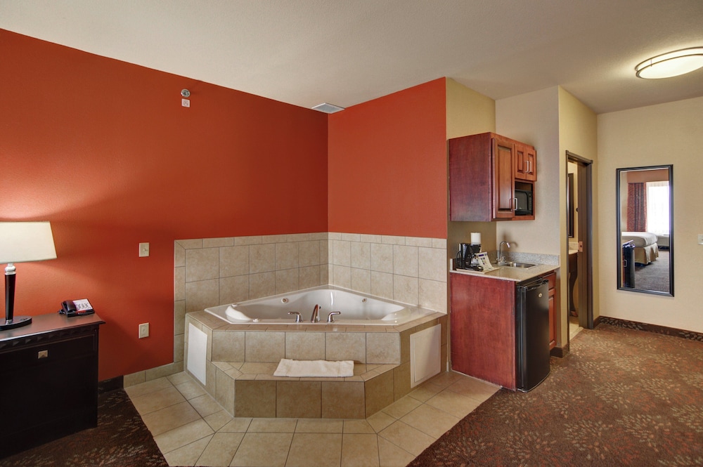 Holiday Inn Express Hotel And Suites Altus 69/69