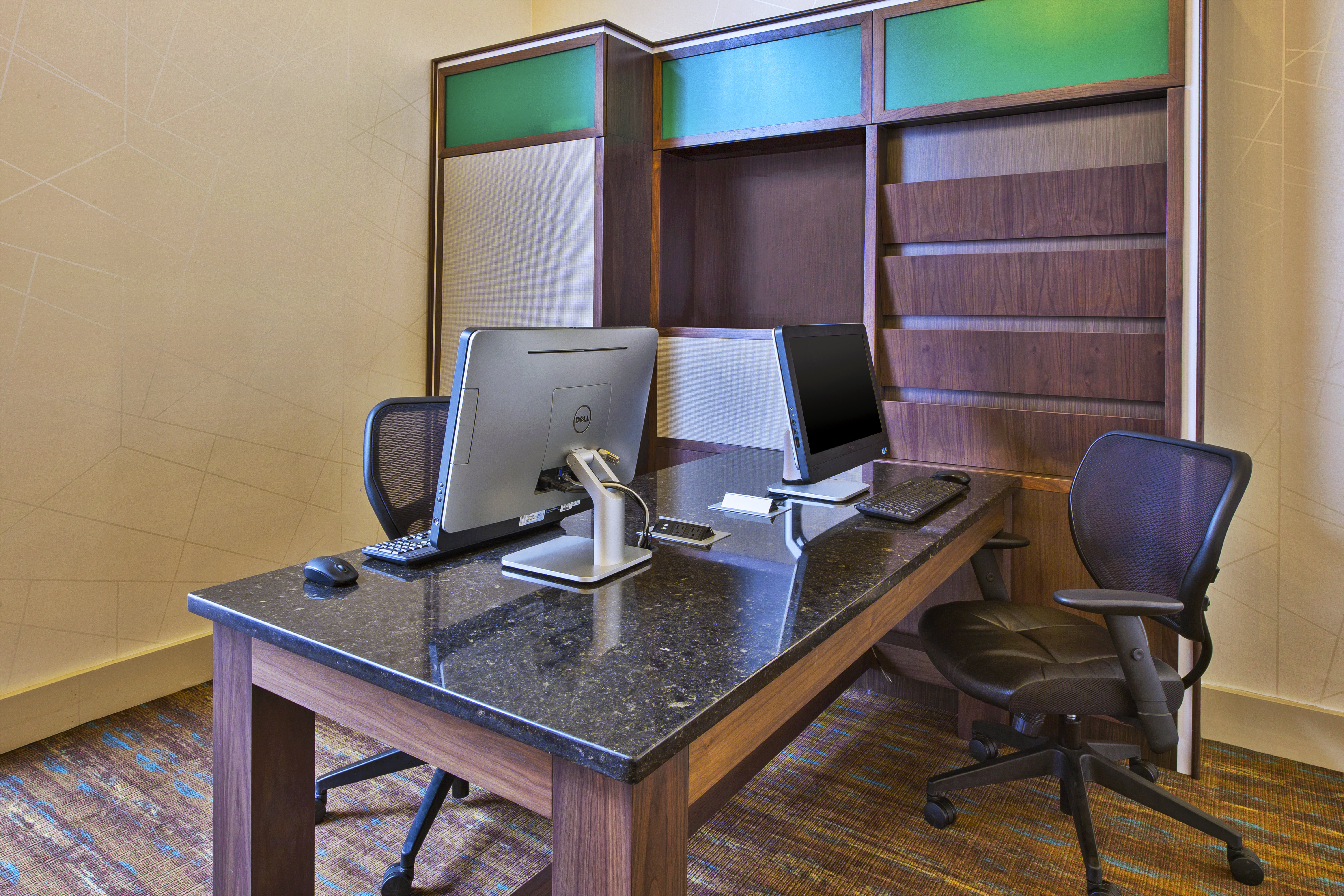 Holiday Inn Washington Dulles Intl Airport 25/33