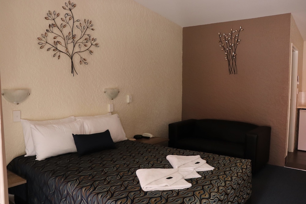 Bundaberg Spanish Motor Inn 13/33