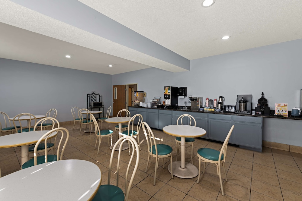 Red Lion Inn & Suites Gretna 22/30