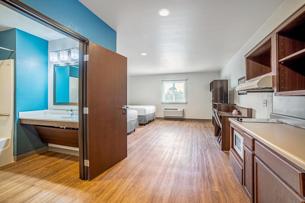 Woodspring Suites Naples 30/53