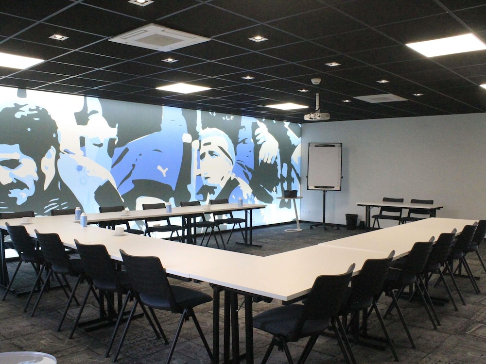 Ibis Styles Toulouse Nord Sesquieres 55/67