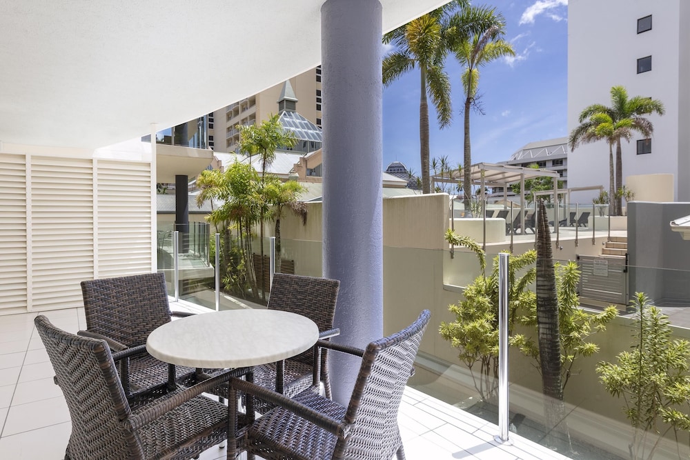 PARK REGIS CITY QUAYS 44/53