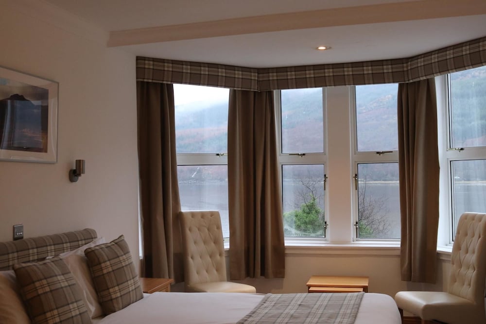 Loch Long Hotel 28/47