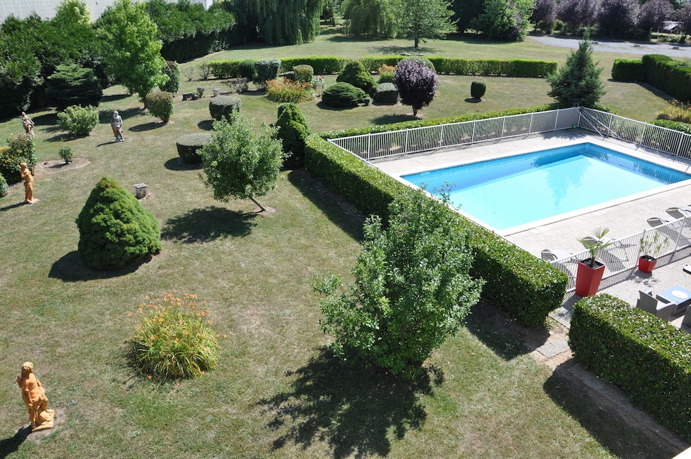 Ibis Styles Gien 48/52