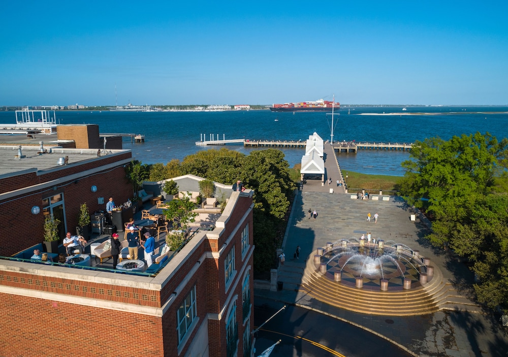 HarbourView Inn 42/46