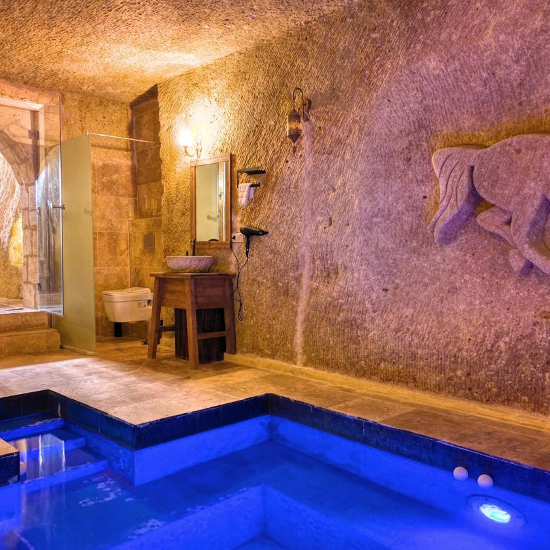 Vanessa Cave House 26/49