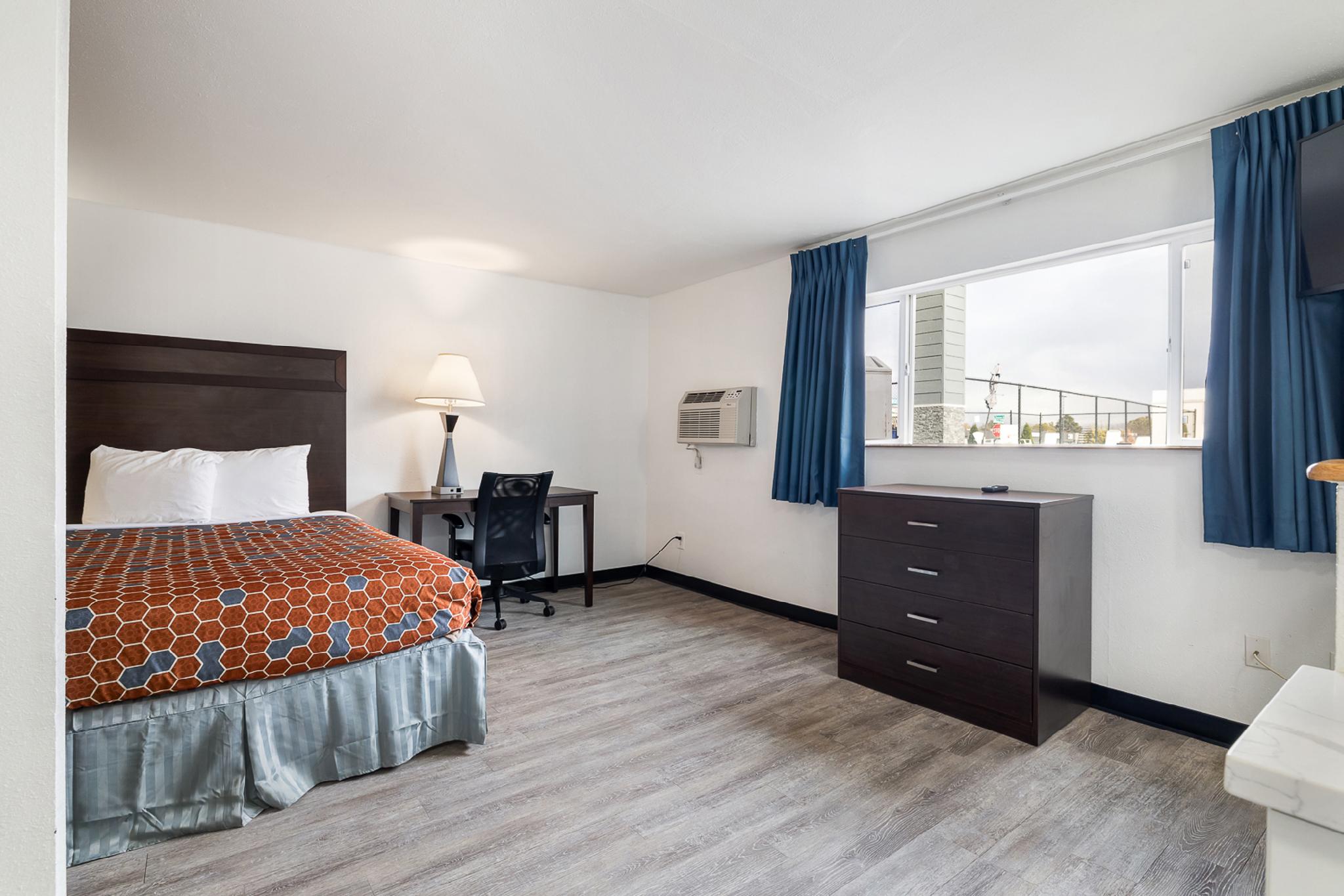 Suite, King Bed