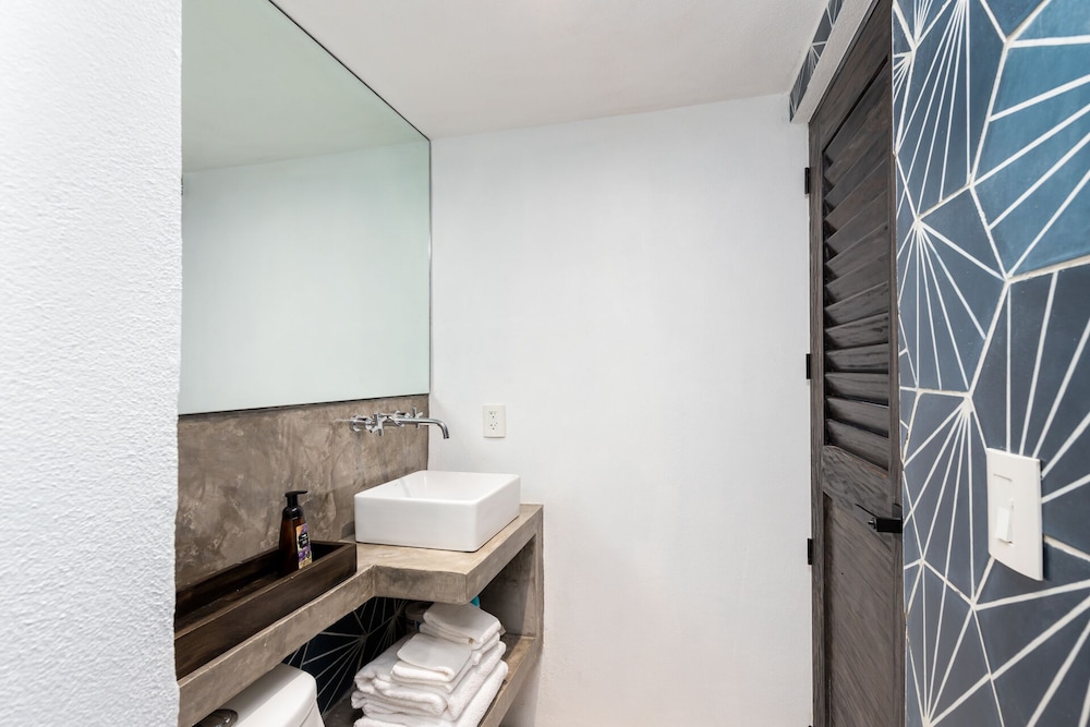 Cuale Condo Retreats 48/50