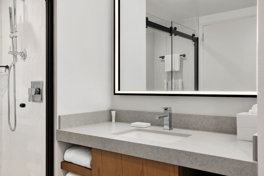 Marriott Marina Del Rey 11/48