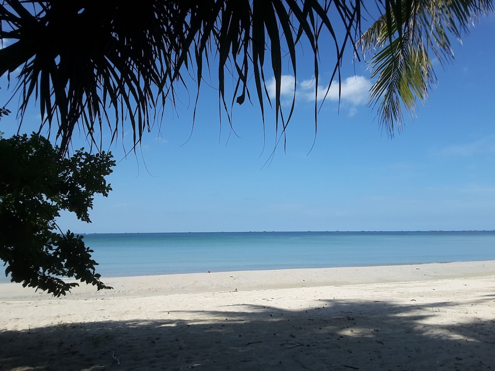 Mutiara Beach Resort 51/69