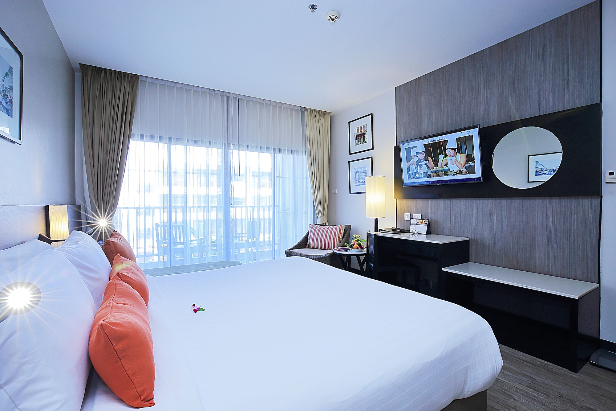 Premier, Double Bed, Water Front، Deevana Plaza Phuket Patong 3/10