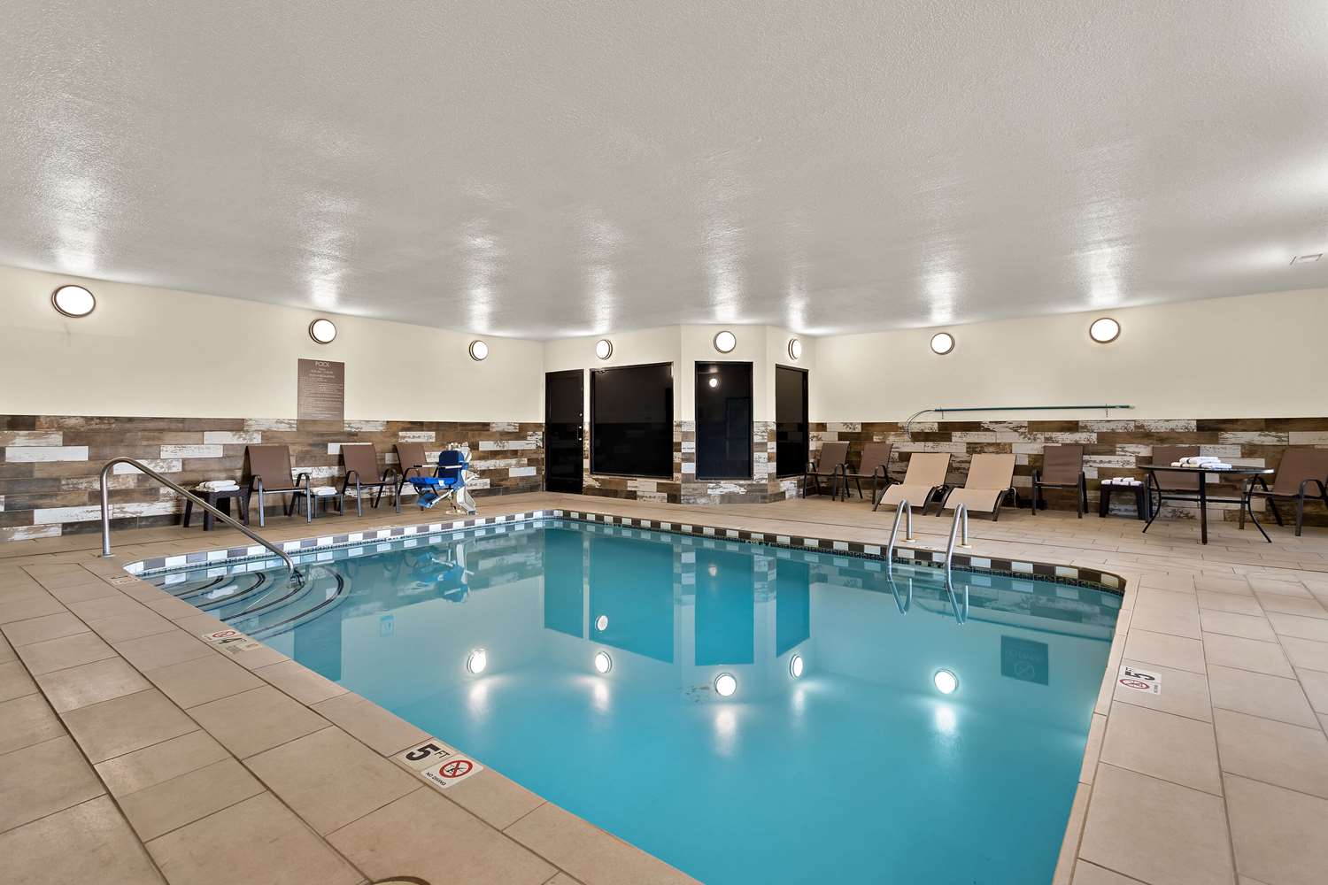 swimming pool spa