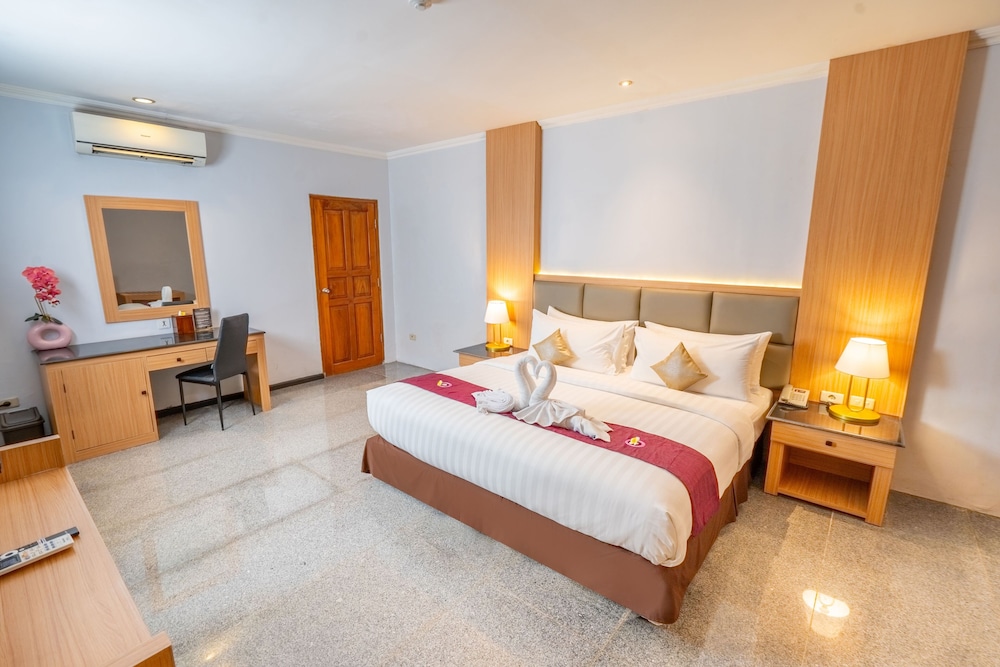 Executive  Suite