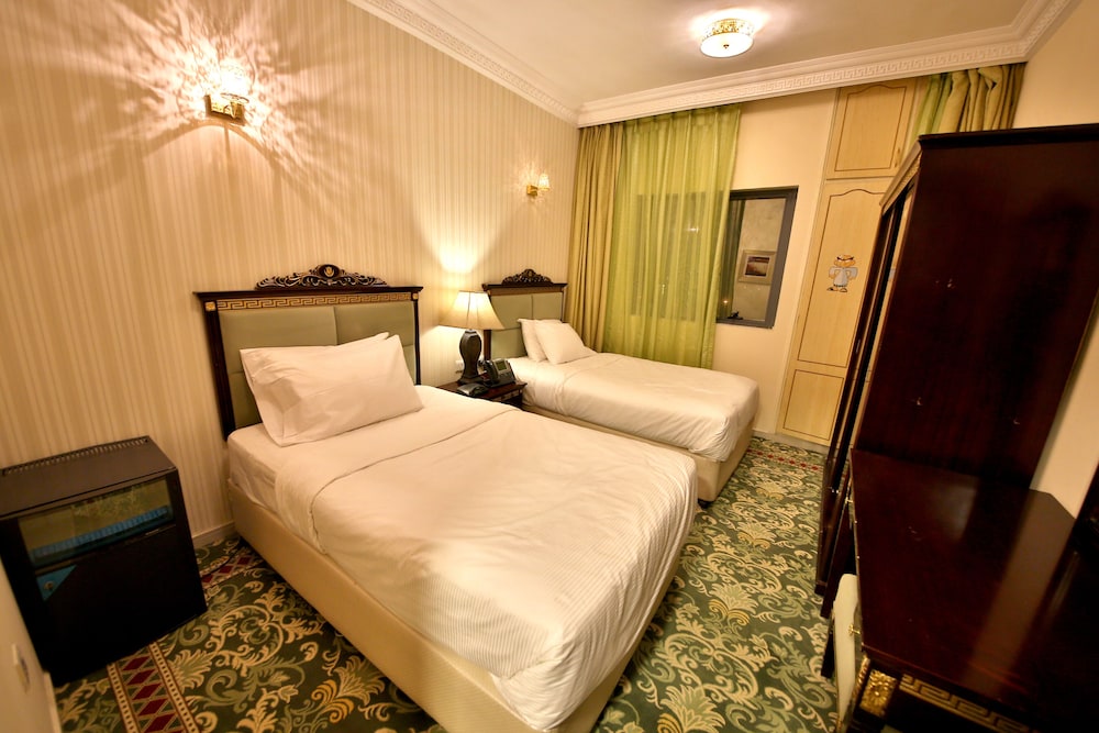 Midtown Furnished Apartments 15/34