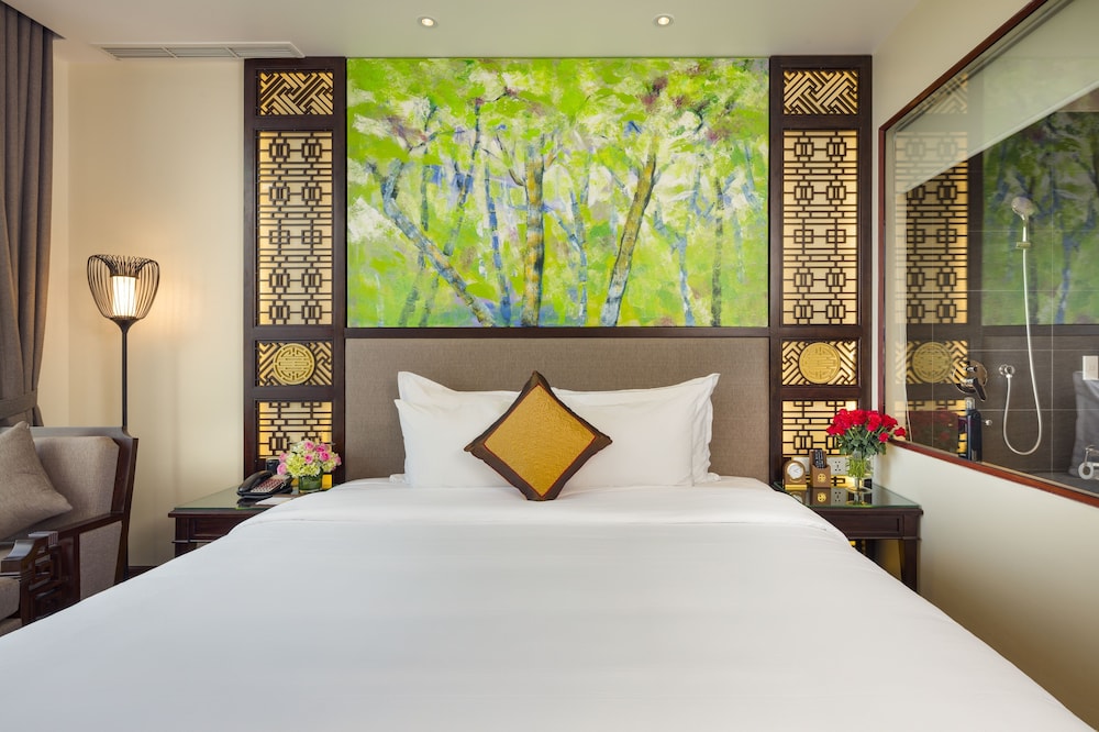 Thanh Lich Royal Boutique Hotel 13/69