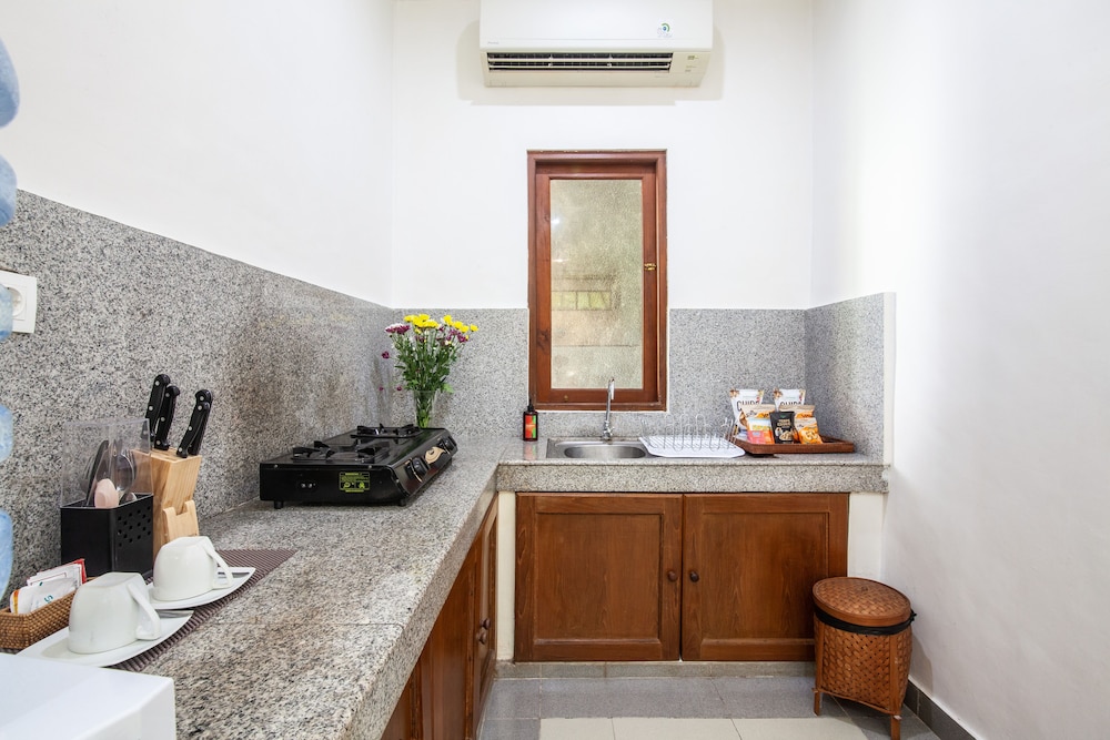 Outpost Ubud Coliving Suites (ex. Kertiyasa Bungalow) 20/45